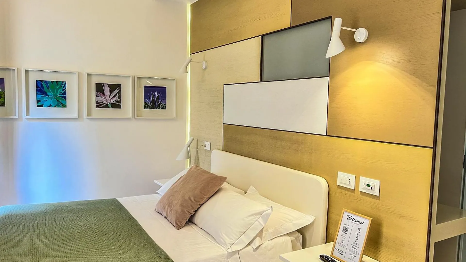 Santacroce Luxury Rooms Lecce Guest house